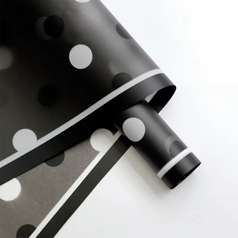 Ambalaj cu buline pentru flori 56 × 56 cm (set 20 coli) Ambalaj cu buline pentru flori 56 × 56 cm (set 20 coli)