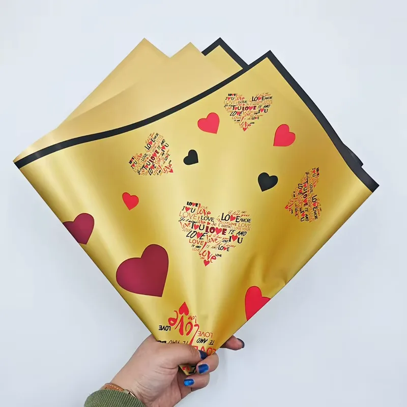 amb-inimi-love-20-auriu Ambalaj cu inimioare „Love” pentru buchete (set 20 coli)