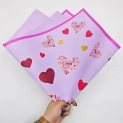 amb-inimi-love-20-lila Ambalaj cu inimioare „Love” pentru buchete (set 20 coli)