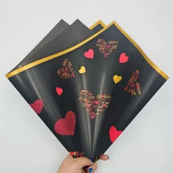 amb-inimi-love-20-negru Ambalaj cu inimioare „Love” pentru buchete (set 20 coli)